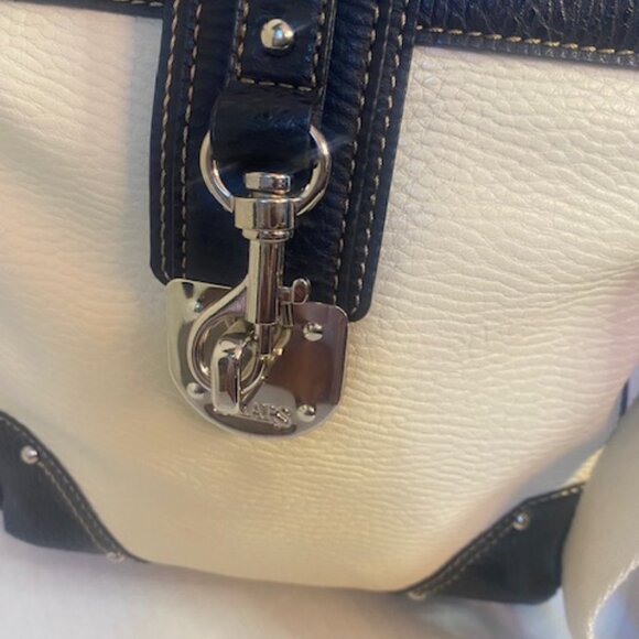 Chaps black and cream crossbody shoulder bag - Picture 2 of 6